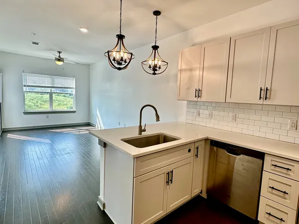 1638 54th Ave N #321, Nashville, TN 37209