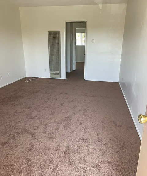 4246 Lockwood Ave #7 — Photo 2