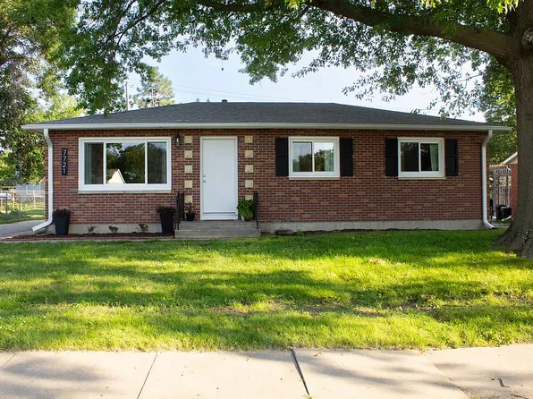 7721 Cherrywood Dr, Lincoln, NE 68510