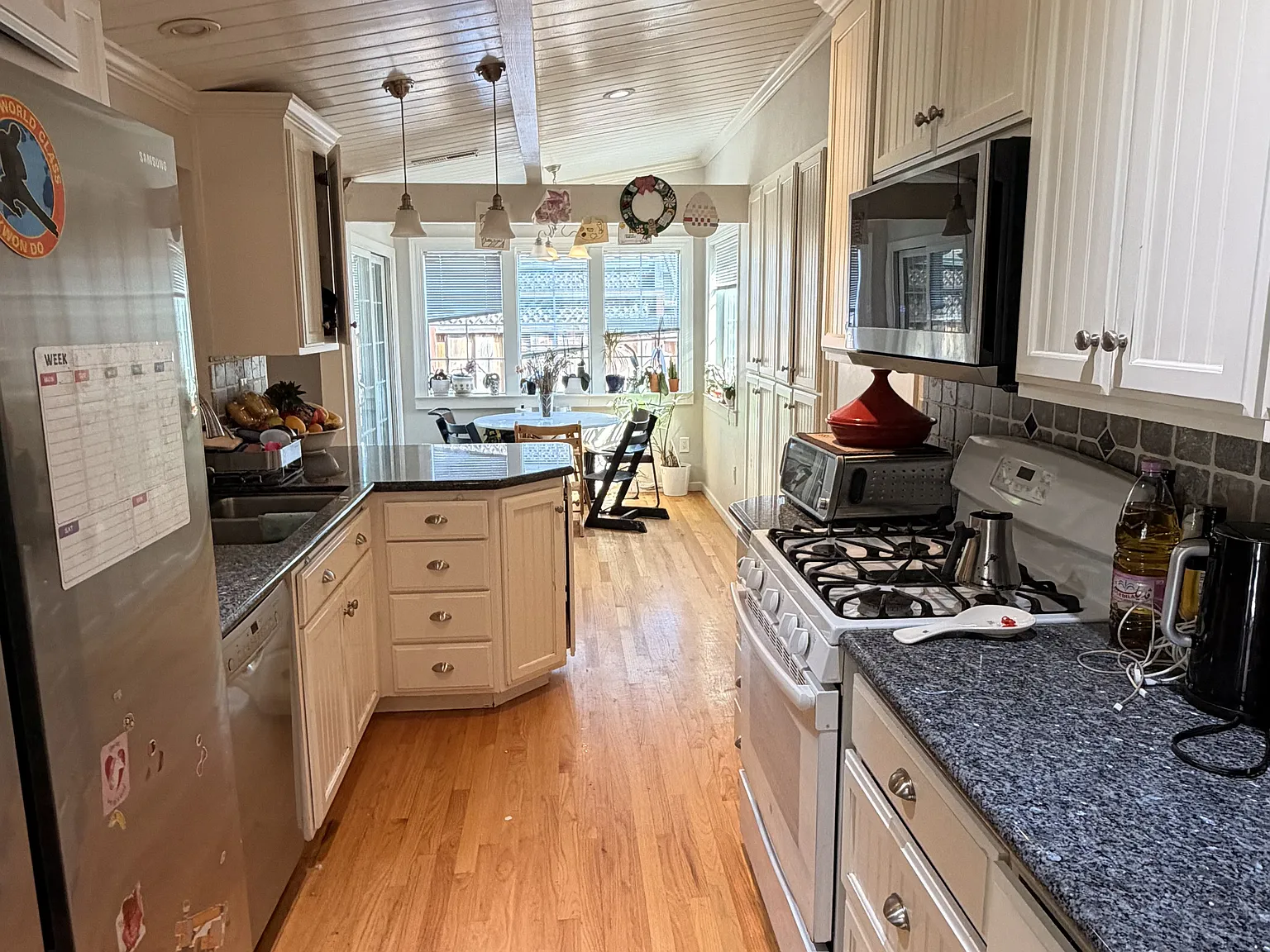 4 bed, 1865 sqft, $6,200 — Photo 2