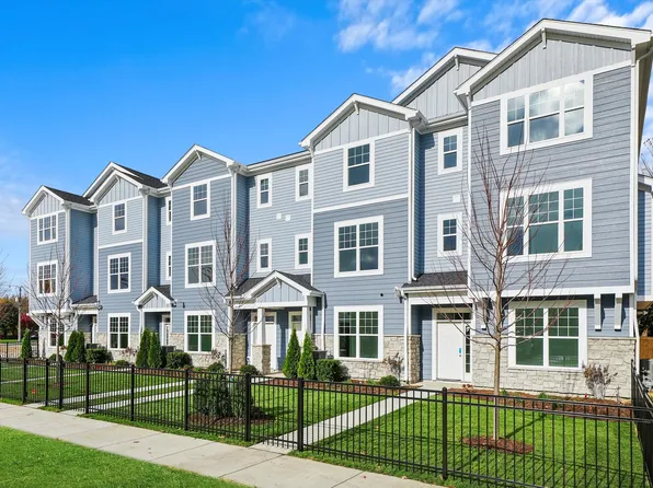 122 E Main St #2, Cary, IL 60013