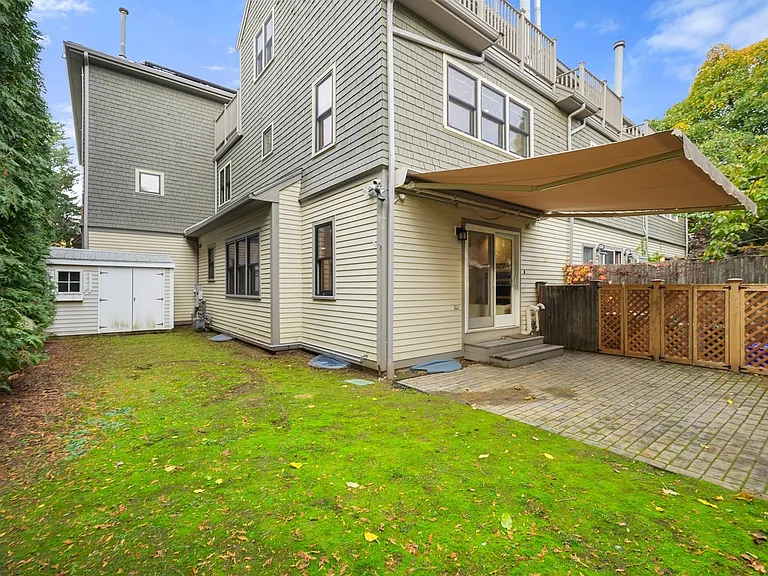 10 Eustis St — Photo 25
