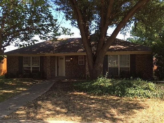 3rd image of 306 Stoneybrook Dr