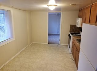 28893 Church St APT 3, Flat Rock, MI 48134