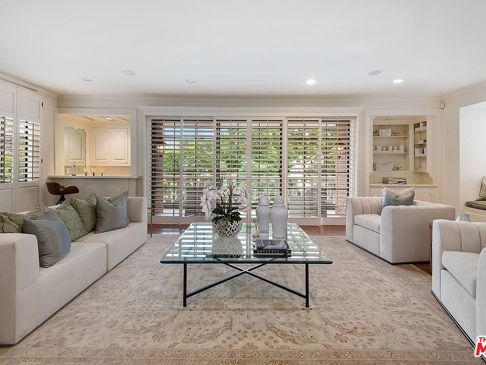 1st image of 403 N Palm Dr #2