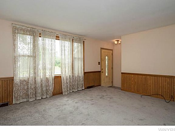 3rd image of 11085 Jane Dr