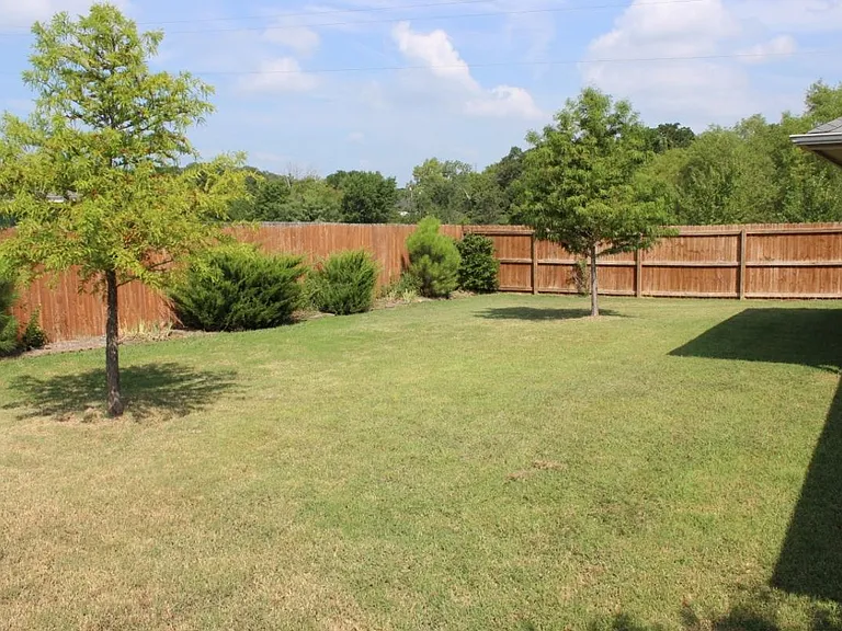 337 Clark Ave — Photo 14