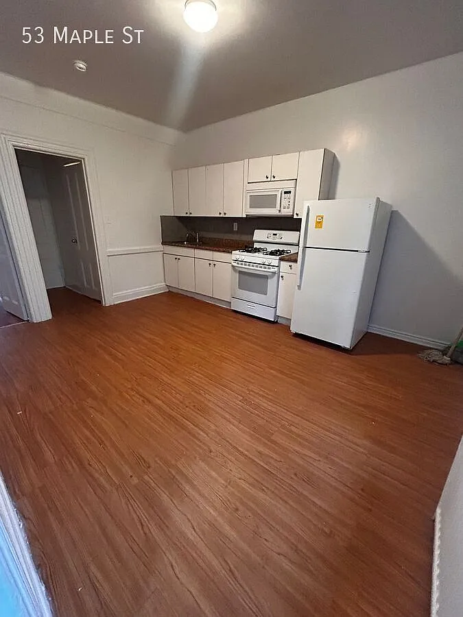 53 Maple St — Photo 3