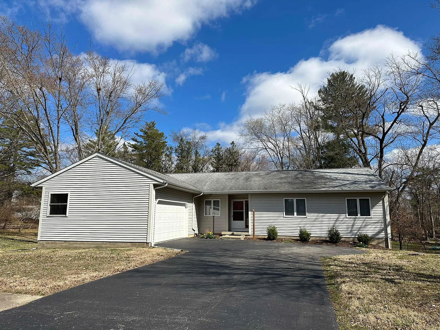 1830 E Thornton Dr photo 1
