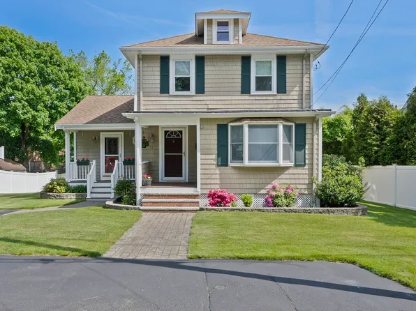11 Adams Pl, Weymouth, MA 02190