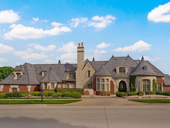 2nd image of 3865 E Eaglescliffe Drive