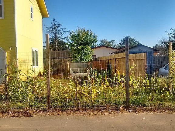 3rd image of 2054 Alderwood Cir