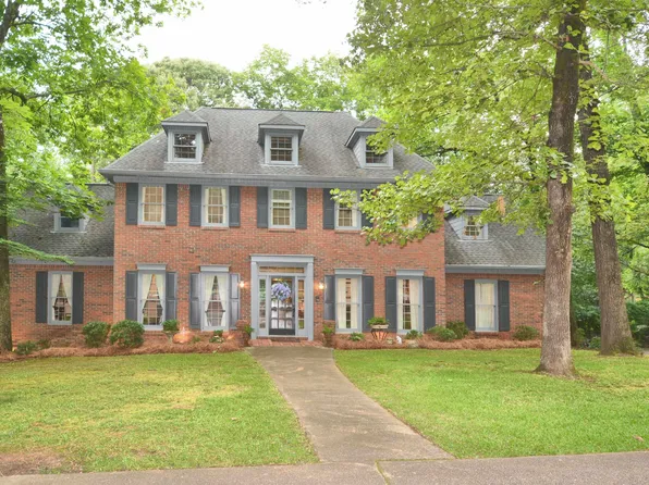 2568 Dolly Ridge Rd, Vestavia, AL 35243