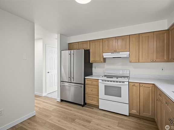 3rd image of 4 107th St SE #A