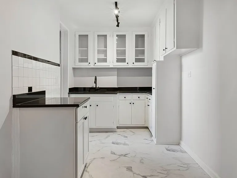 40 E 43rd St #2K — Photo 5