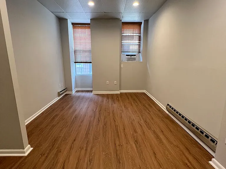 Morris Apartments — Photo 38