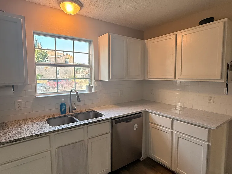4329 Apple Dr — Photo 7