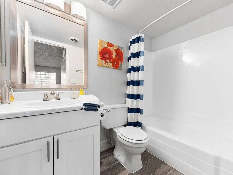 The Enclave Apartment Homes — Photo 7