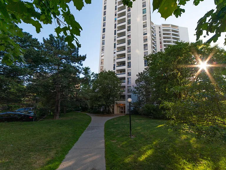 100 Graydon Hall Dr — Photo 17