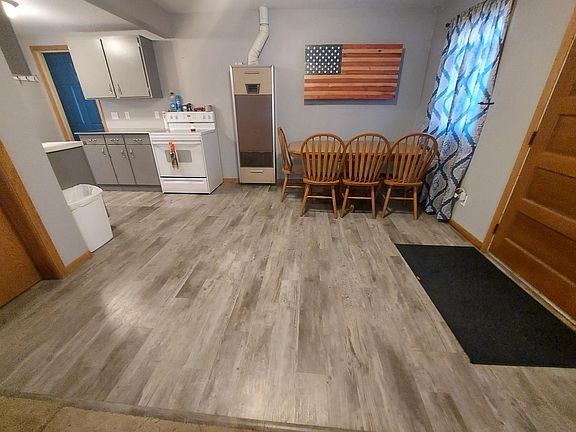 3rd image of 603 5th St S