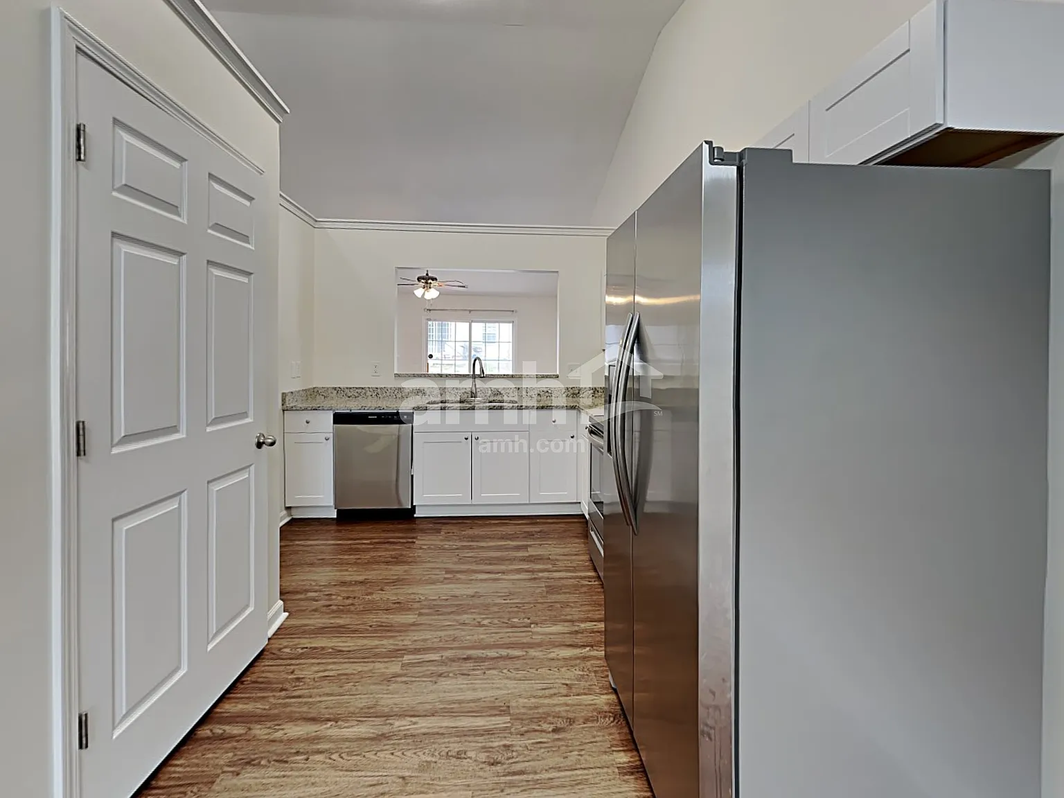 3 bed, 2.0 bath, 1892 sqft, $2,095 — Photo 3