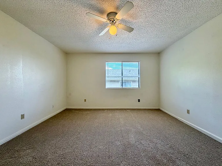 2110 Warfield Way — Photo 21