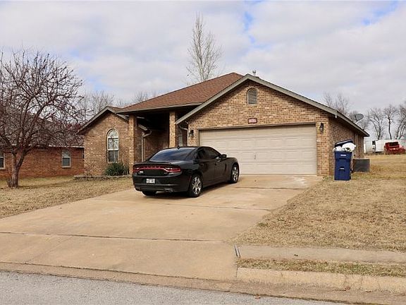 2nd image of 1605 Abraham Dr