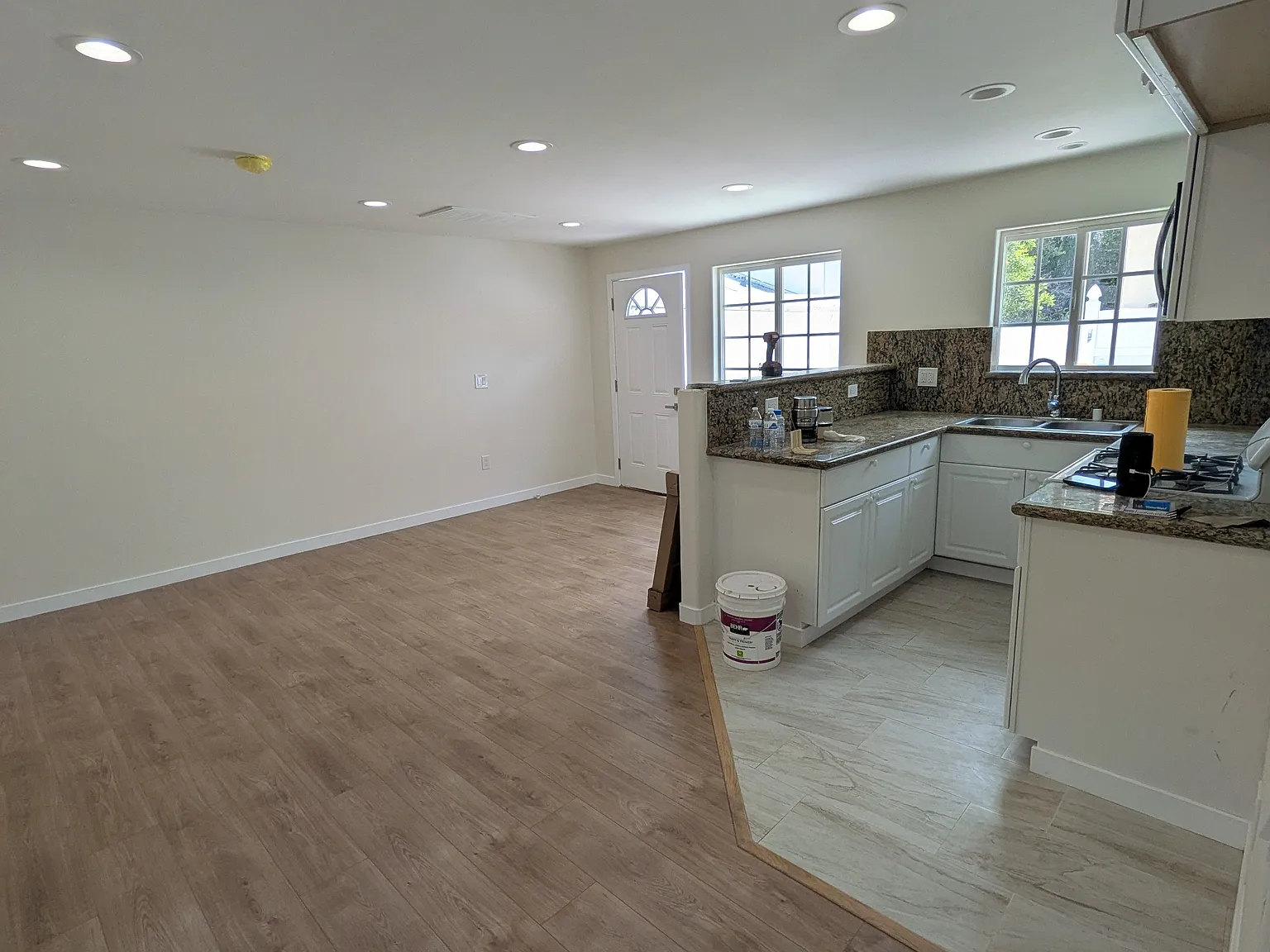 2 bed, 930 sqft, $2,800 — Photo 1
