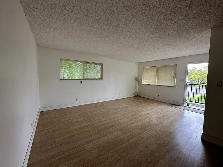 6201 Carlow Dr #4 — Photo 20