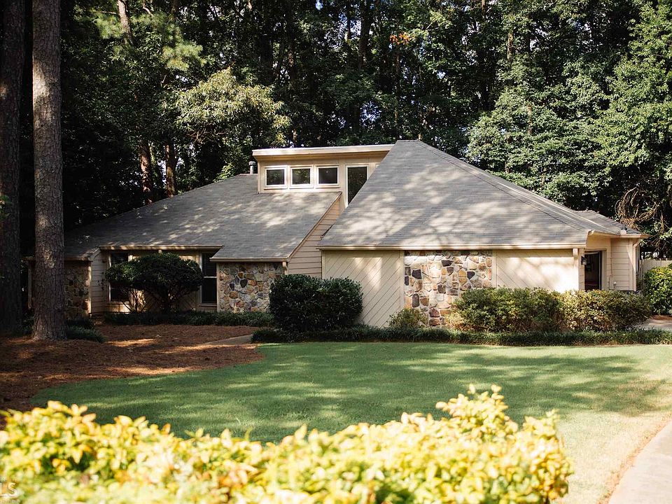 1st image of 2750 Shadow Pine Dr #109
