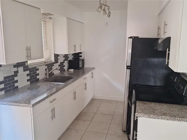2236 Taylor St APT 7, Hollywood, FL 33020