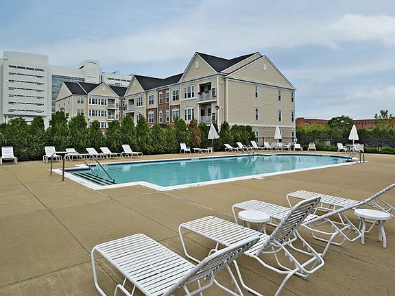 2nd image of 836 Kirkland Ct