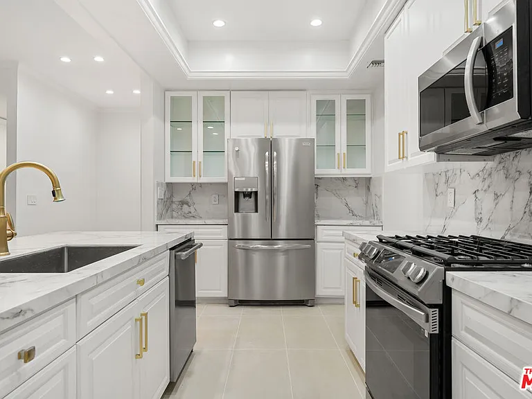1260 S Beverly Glen Blvd #101 — Photo 27