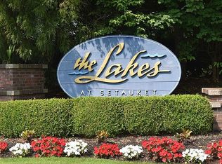 204 Erik Dr, East Setauket, NY 11733