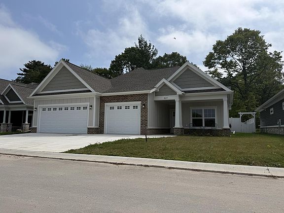 2nd image of 327 Lynx LANE