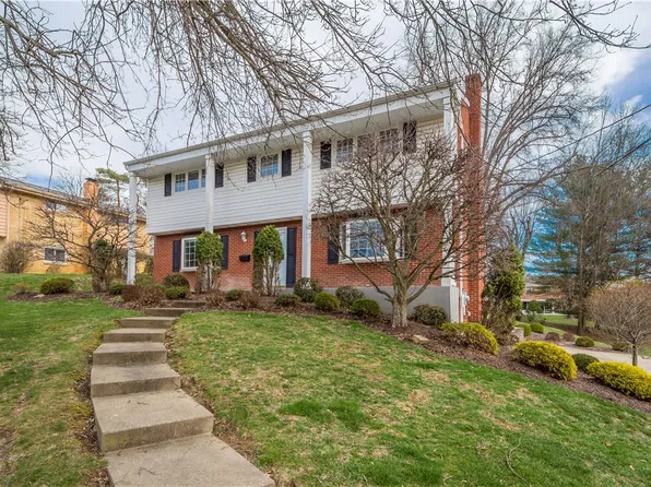 559 Florence Dr, Bethel Park, PA 15102