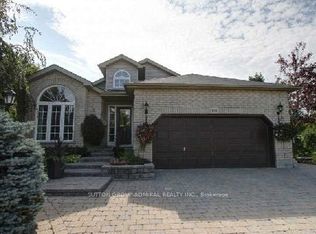 153 Niagara Dr, Oshawa, ON L1G 8A6