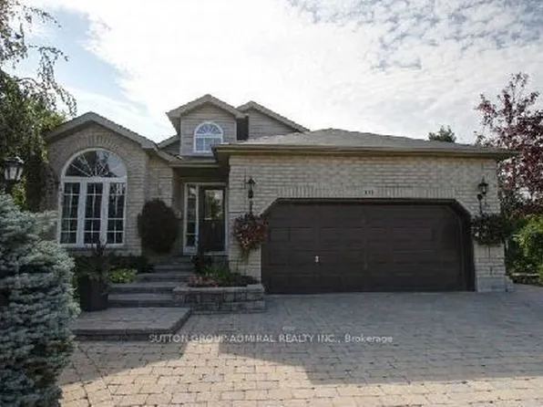 153 Niagara Dr, Oshawa, ON L1G 8A6