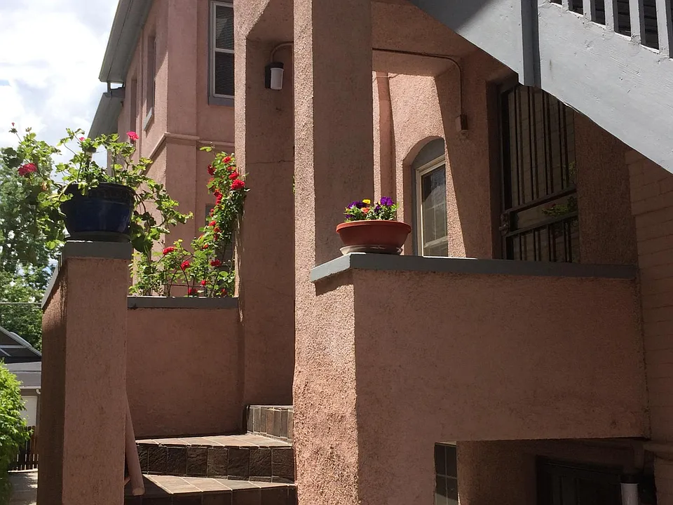 127 N Pearl St #4