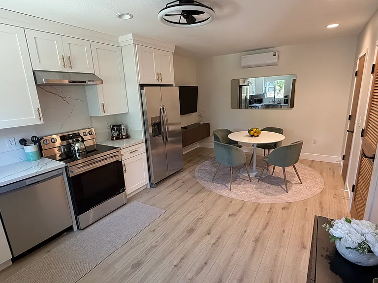605 Manila Ave #A — Photo 1