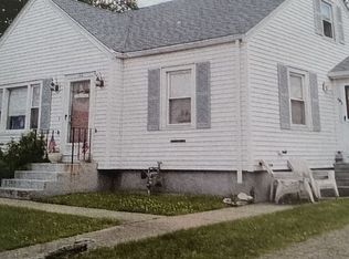 183 3rd St, Newport, RI 02840