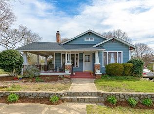 2113 Konnoak View Dr, Winston Salem, NC 27127