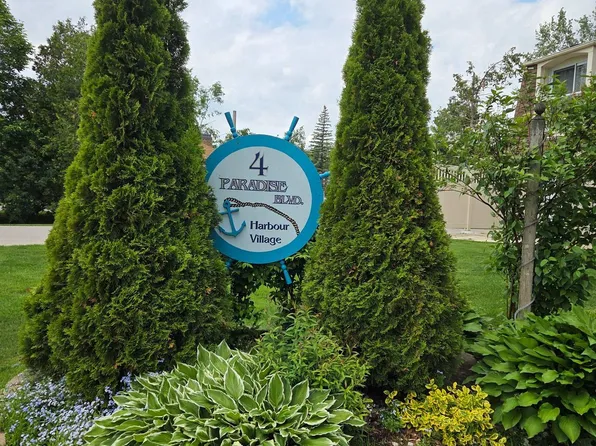 4 Paradise Blvd #24, Ramara, ON L0K 1B0