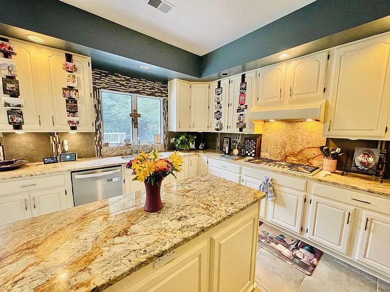 1474 Freeman Dr — Photo 16