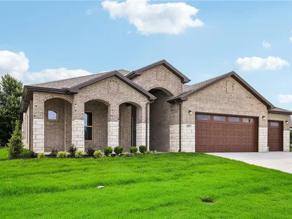 18510 W 195th Ter, Spring Hill, KS 66083