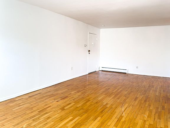 5th image of 7 E Lawrence Park Dr Unit 4
