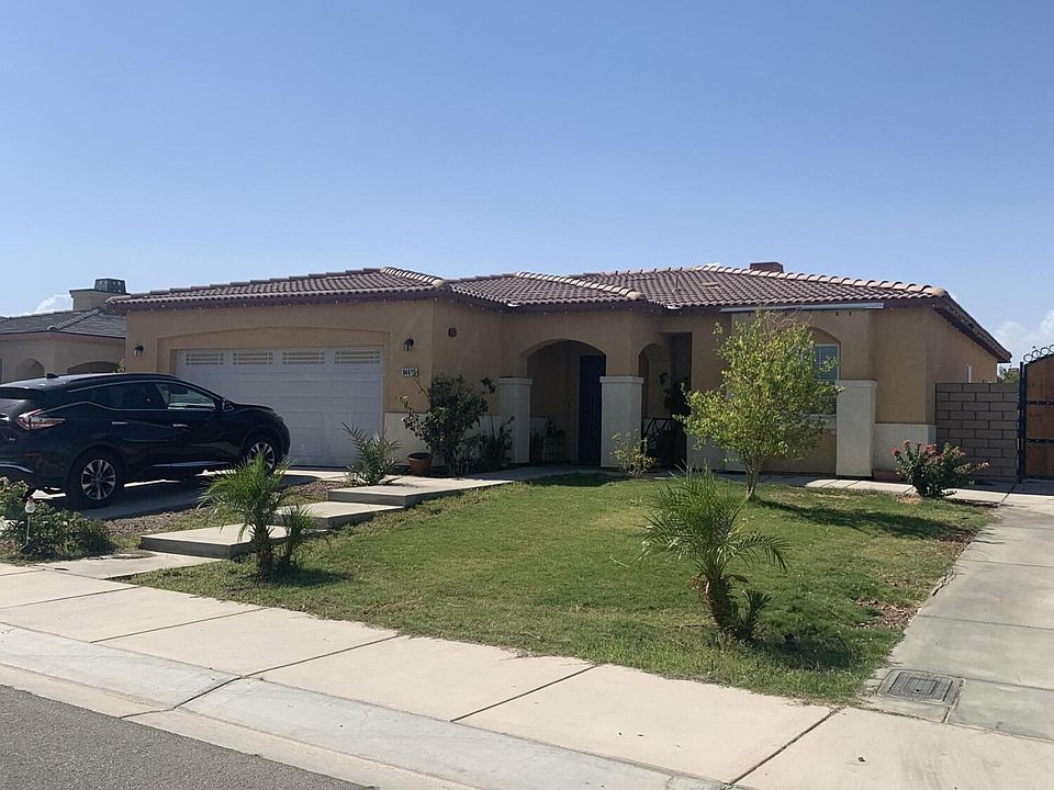 1st image of 84610 Calle Bernardo