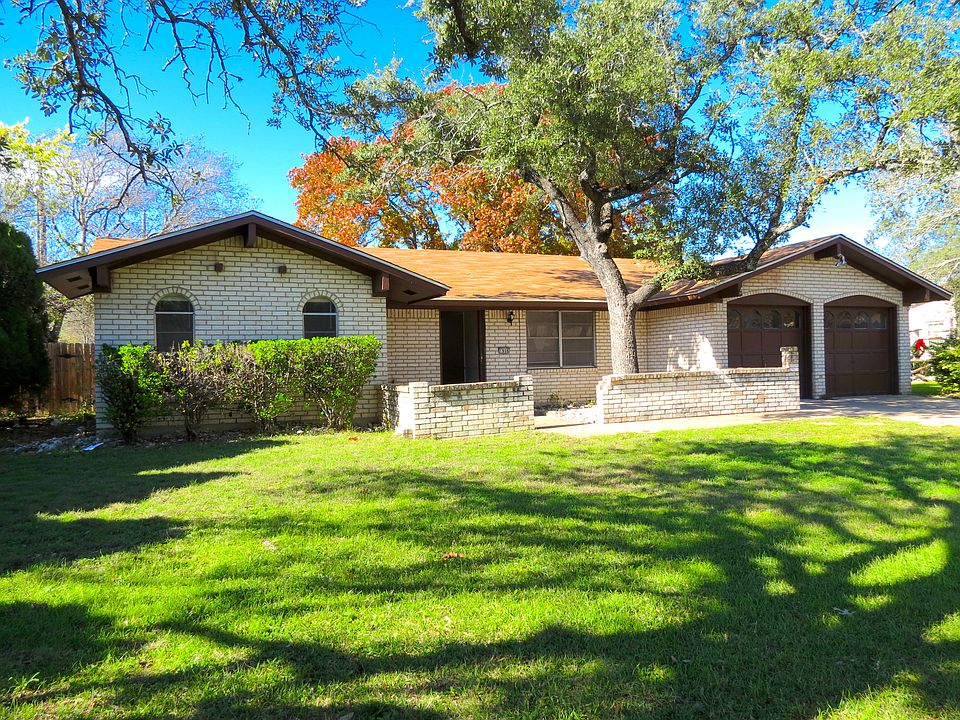 1st image of 1906 Forest Hills Dr