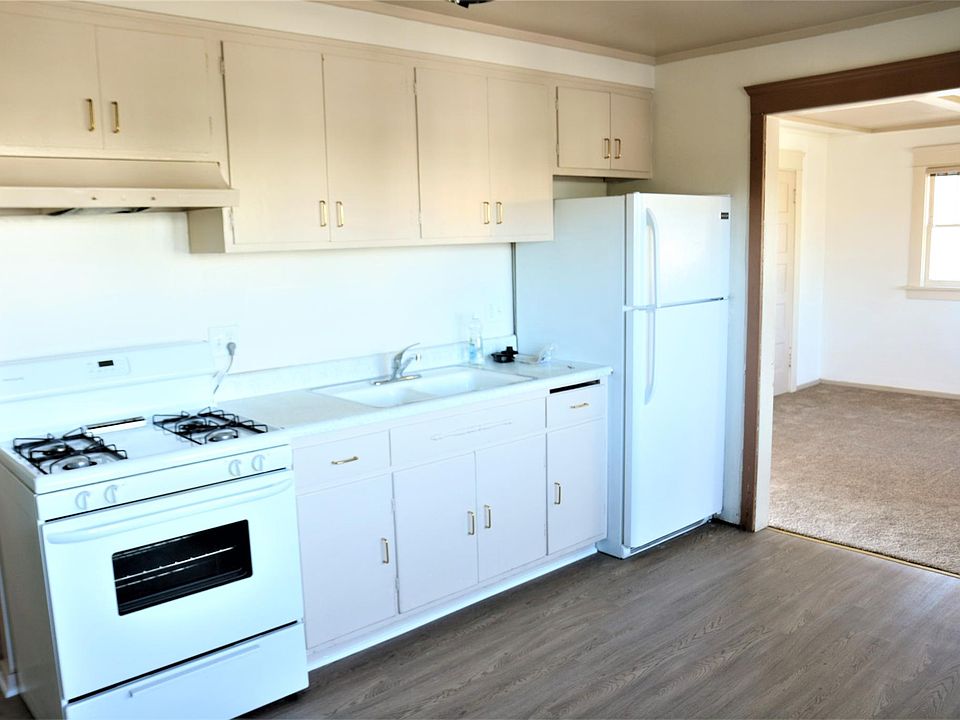 1st image of 8803 Canby Ave