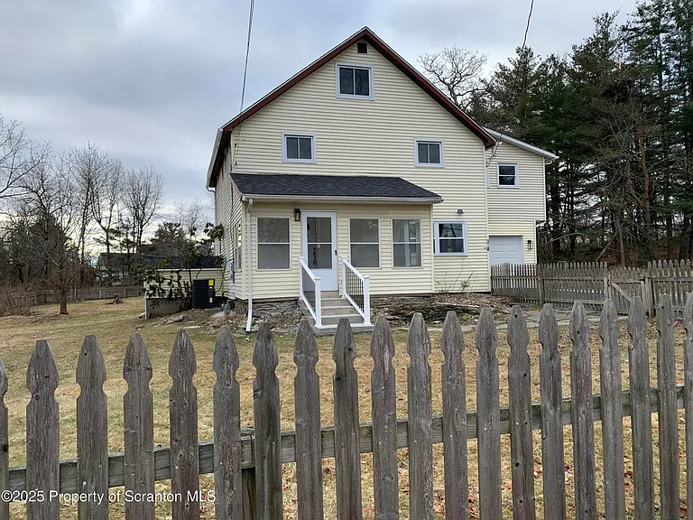 318 Simrell Rd — Photo 6
